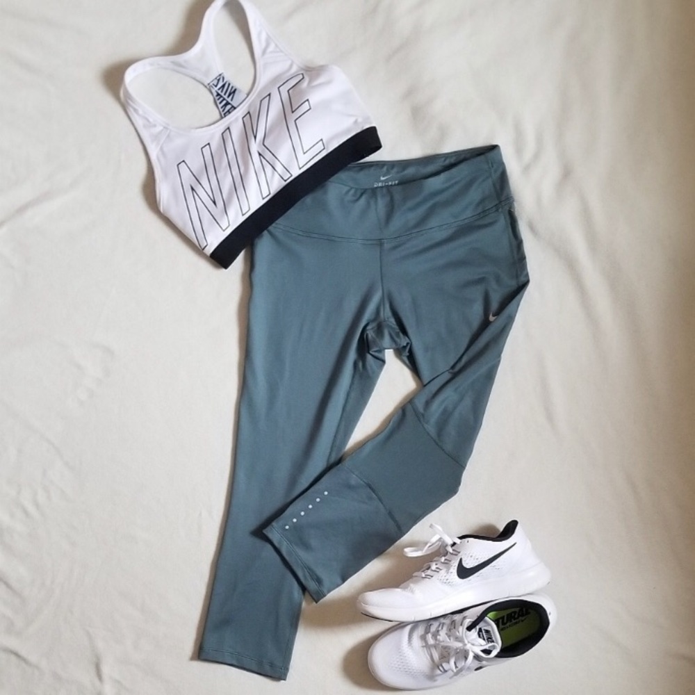 Nike epic run sage/vintage green cropped leggings